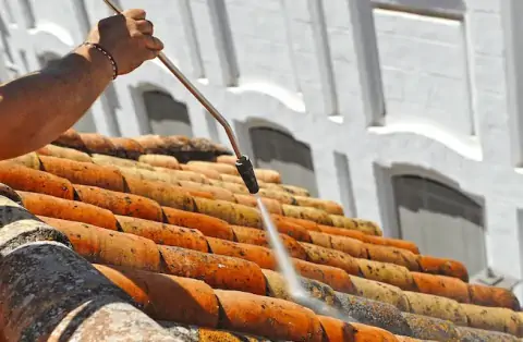 Nettoyage de toitures - Saint-Cernin de Larche